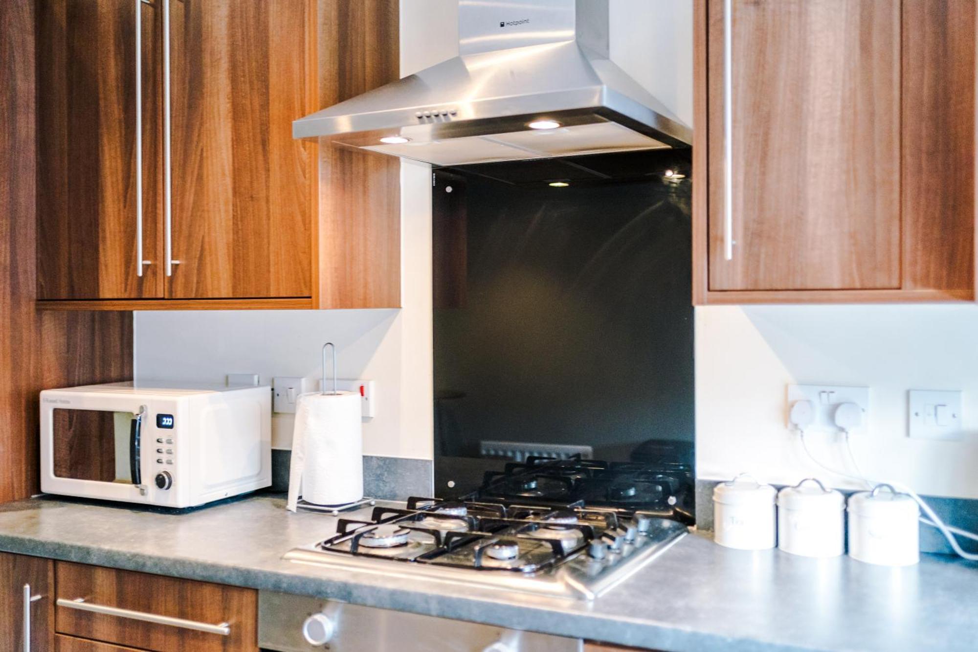 Modern Semi Detached In A Quiet Location, Driveway Parking Villa Ewloe Exterior foto