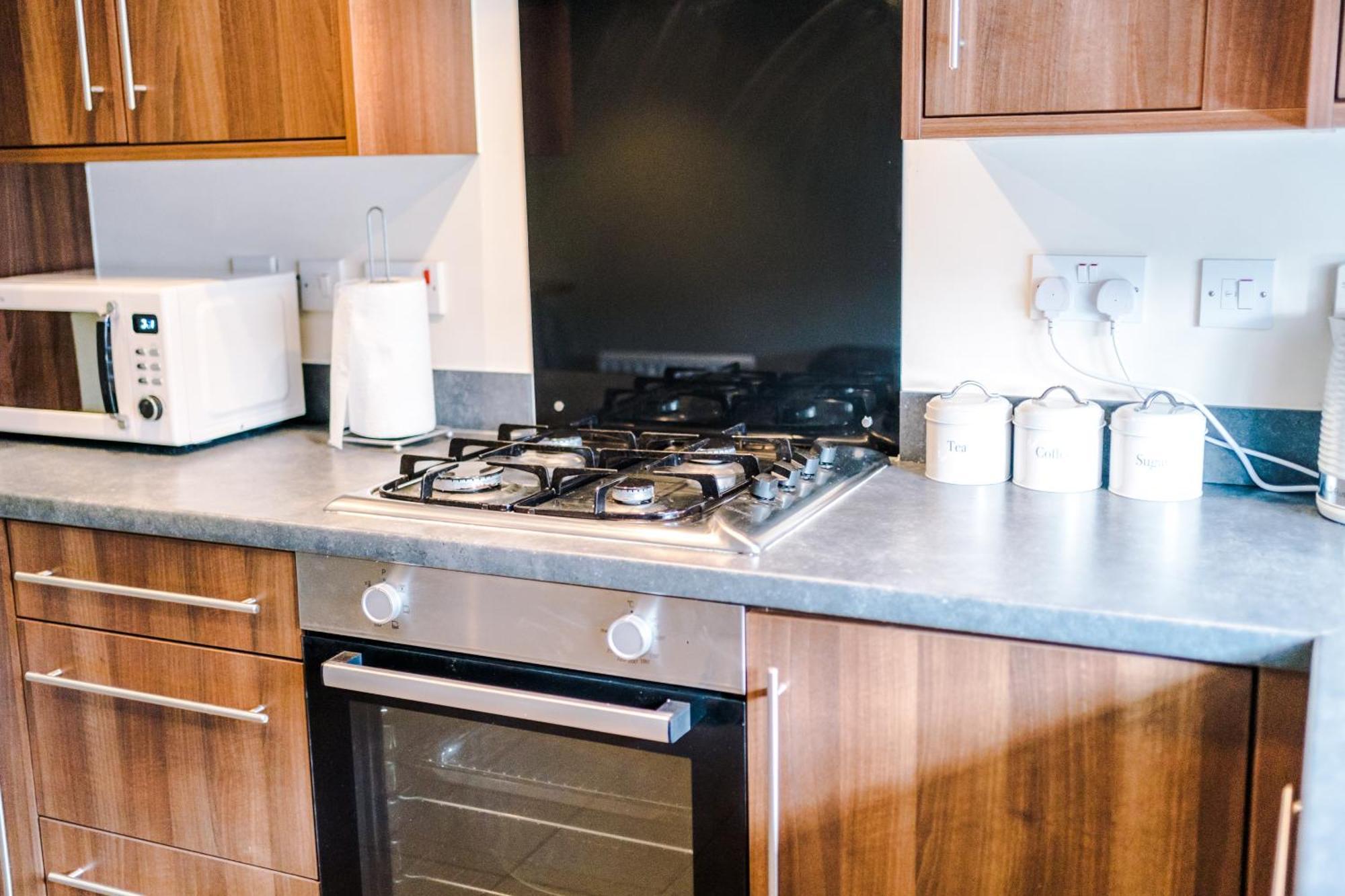 Modern Semi Detached In A Quiet Location, Driveway Parking Villa Ewloe Exterior foto