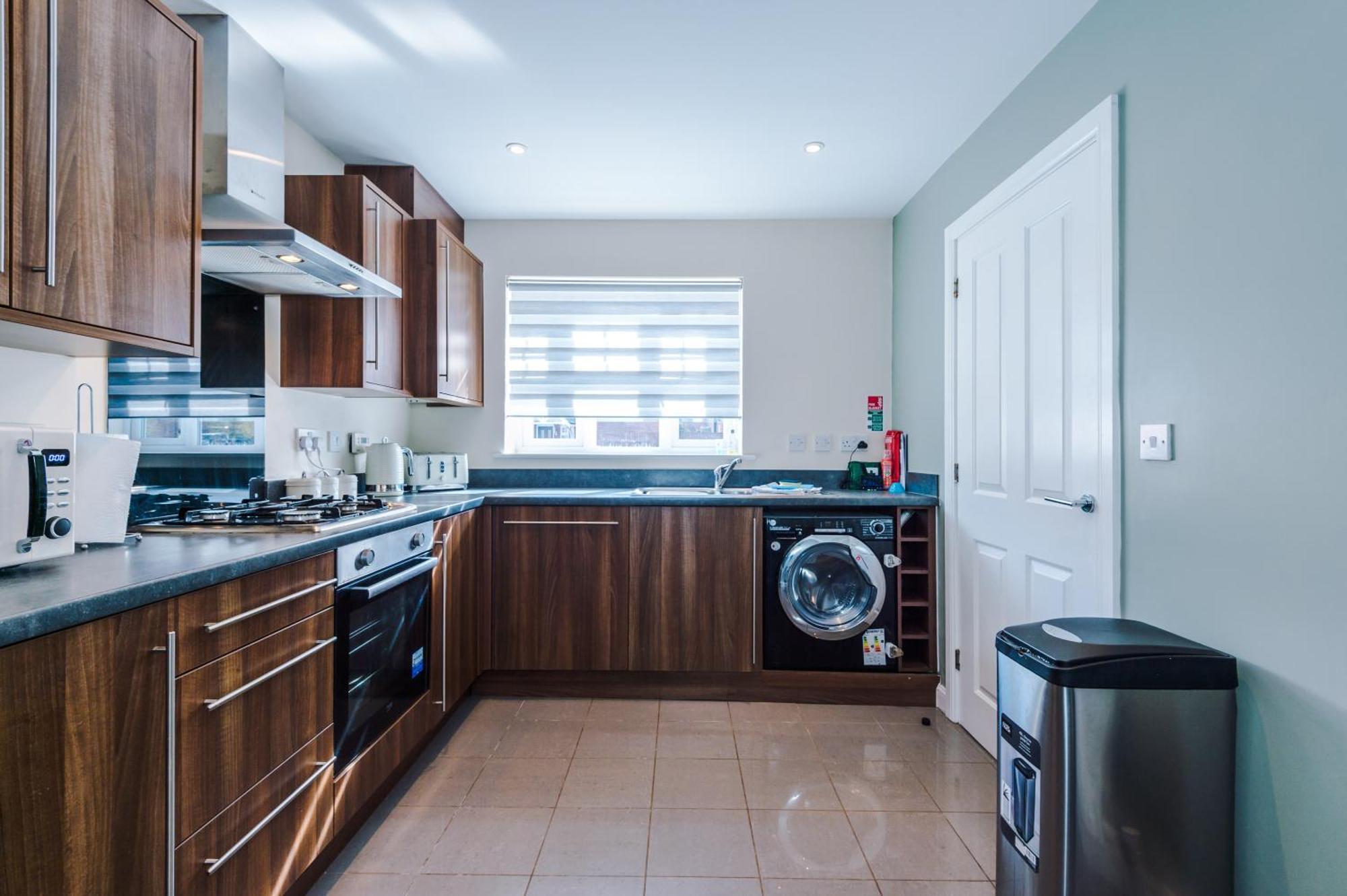 Modern Semi Detached In A Quiet Location, Driveway Parking Villa Ewloe Exterior foto