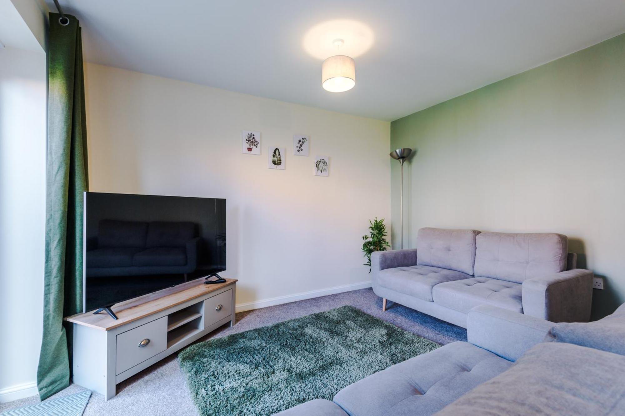 Modern Semi Detached In A Quiet Location, Driveway Parking Villa Ewloe Exterior foto