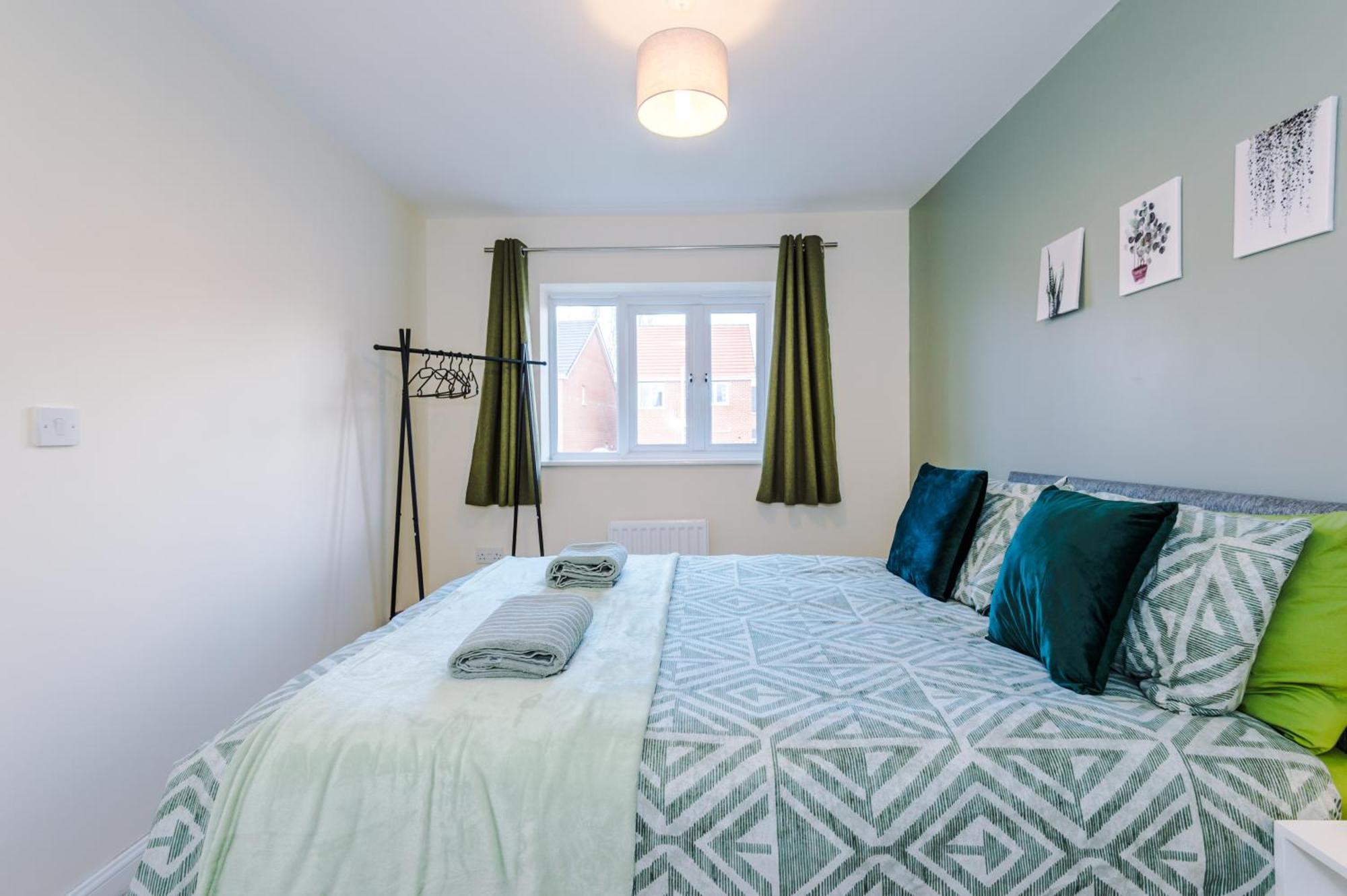 Modern Semi Detached In A Quiet Location, Driveway Parking Villa Ewloe Exterior foto