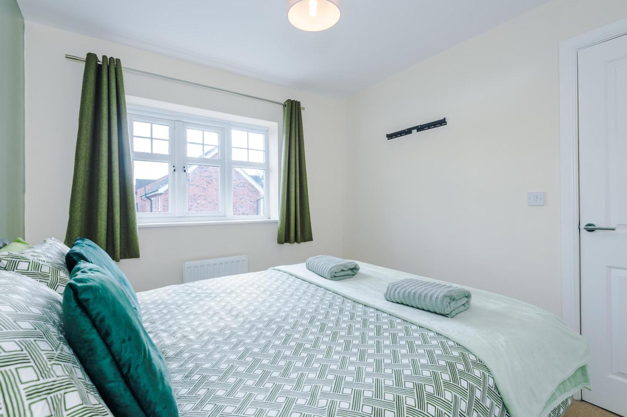 Modern Semi Detached In A Quiet Location, Driveway Parking Villa Ewloe Exterior foto